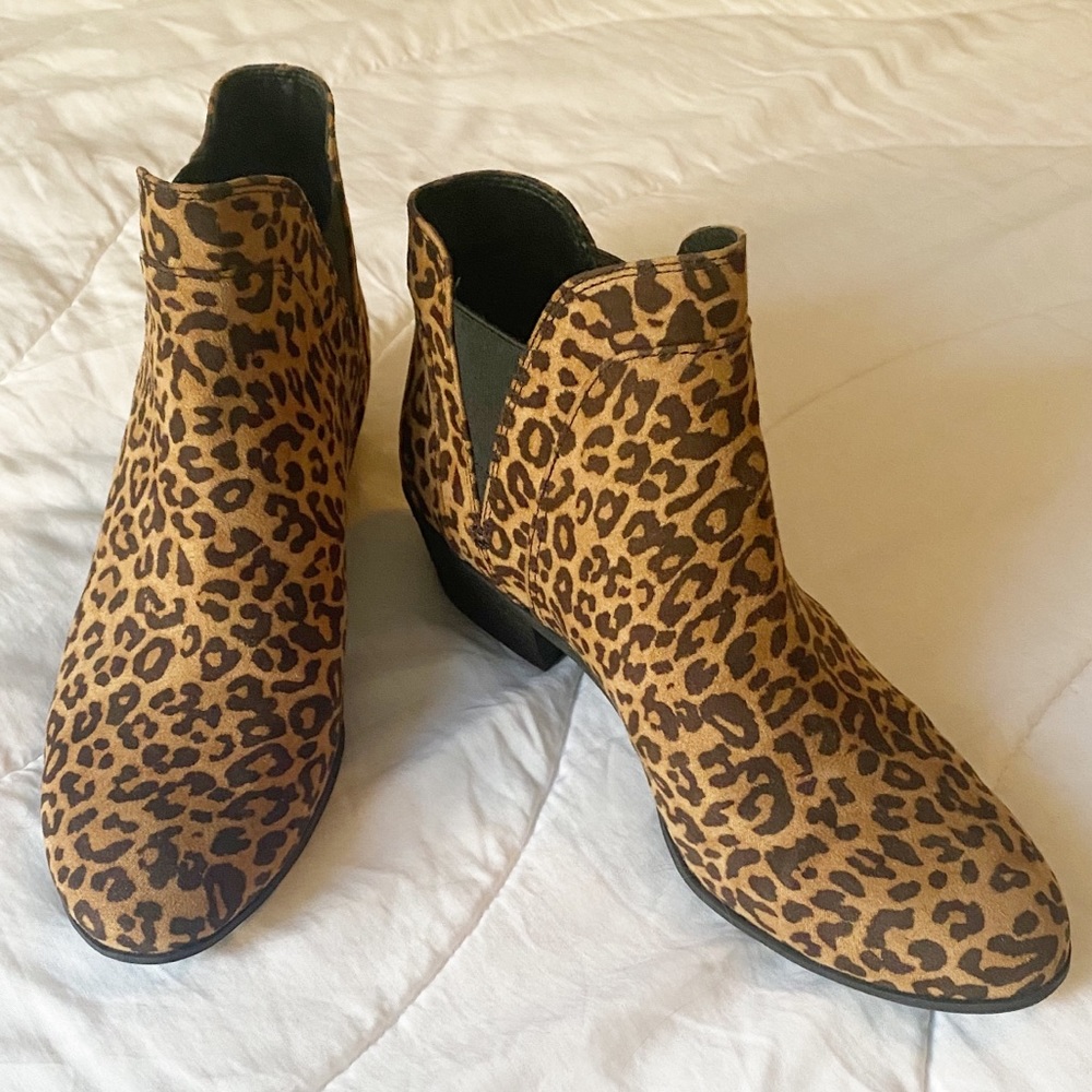 Circus by Sam Edelman cheetah booties